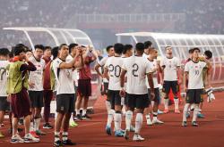 巴塞罗那迎足总杯关键赛，国际比赛日队长鼓劲，引发热议，身体对抗强度拉满(巴塞罗那塞维利亚比赛集锦)-ewc竞猜联盟