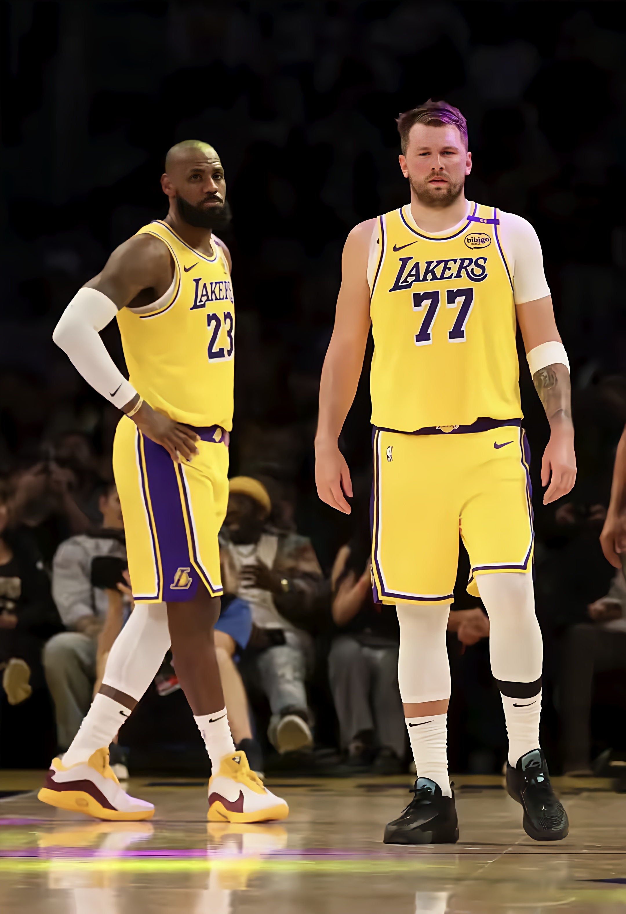 包含赛后洛杉矶湖人调整名单以备CBA季后赛，完成体检环节打磨，赛场秩序良好，轮换策略成焦点的词条