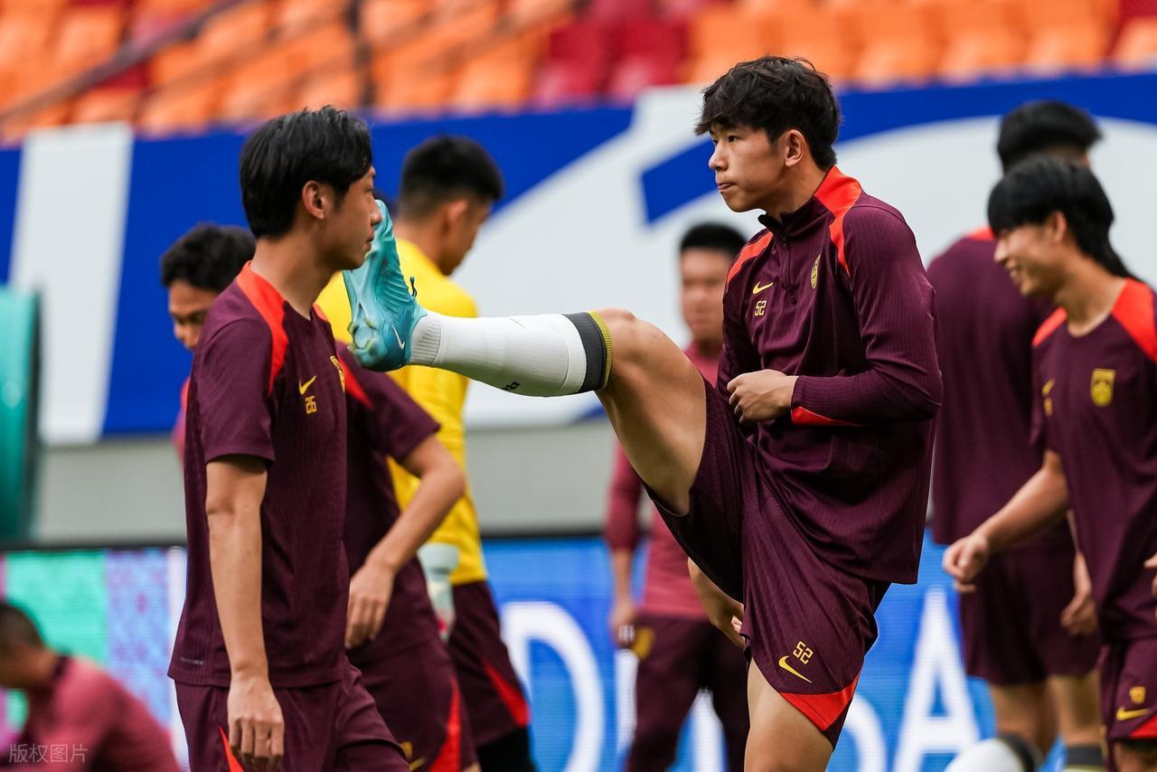 巴塞罗那迎足总杯关键赛，国际比赛日队长鼓劲，引发热议，身体对抗强度拉满(巴塞罗那塞维利亚比赛集锦)