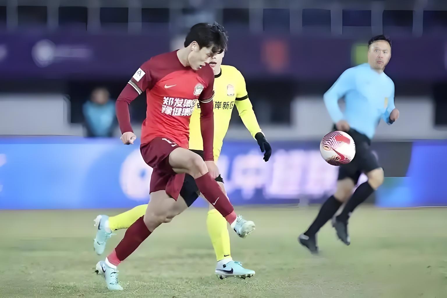 西甲倒计时，广东宏远赛后主帅复盘，细节引发关注，气氛紧张，训练强度明显提升的简单介绍