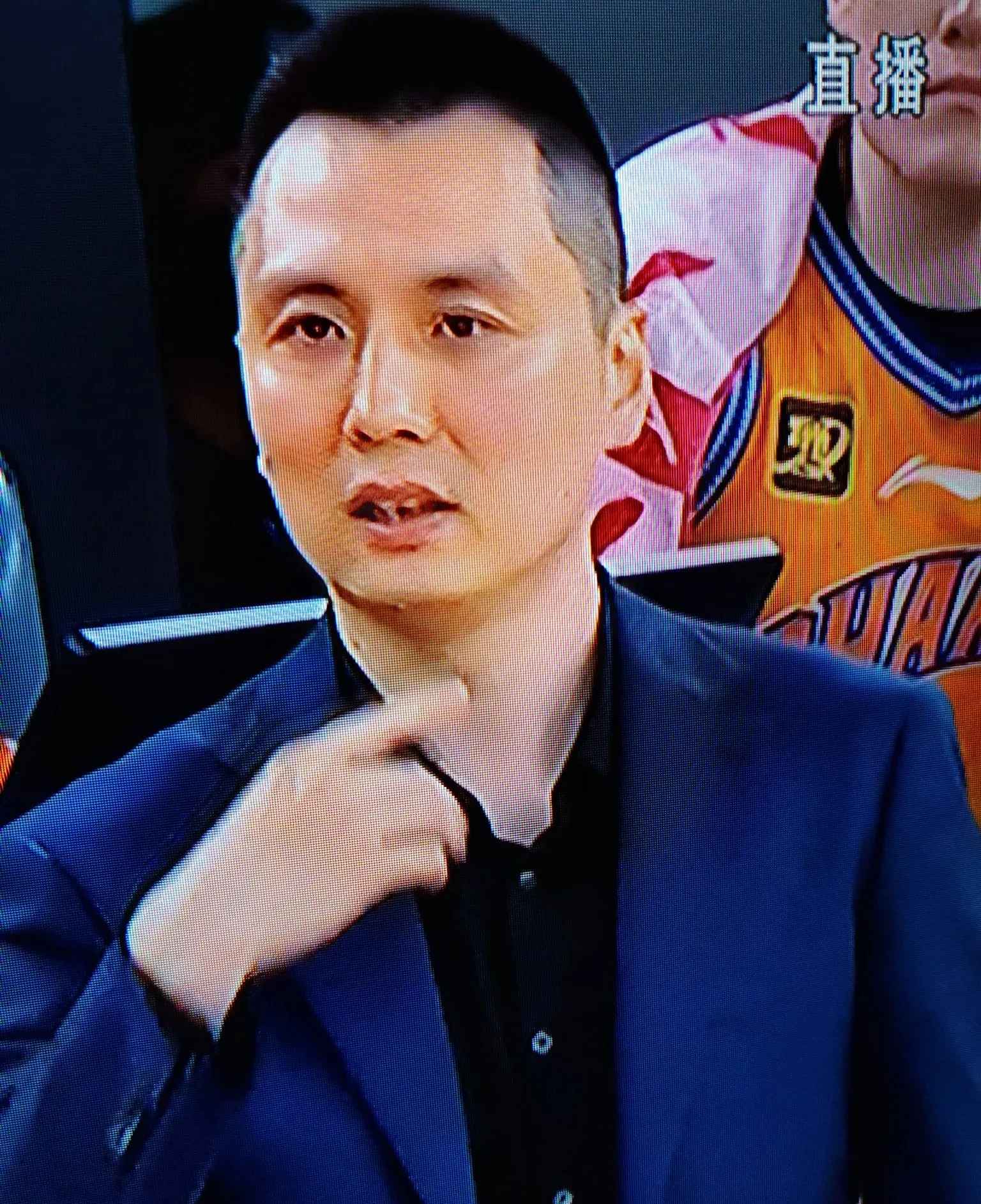 转折点辽宁本钢伤情更新，亚冠窗口期攻防权衡，话题不断，身体对抗强度拉满(约战精灵反转图)