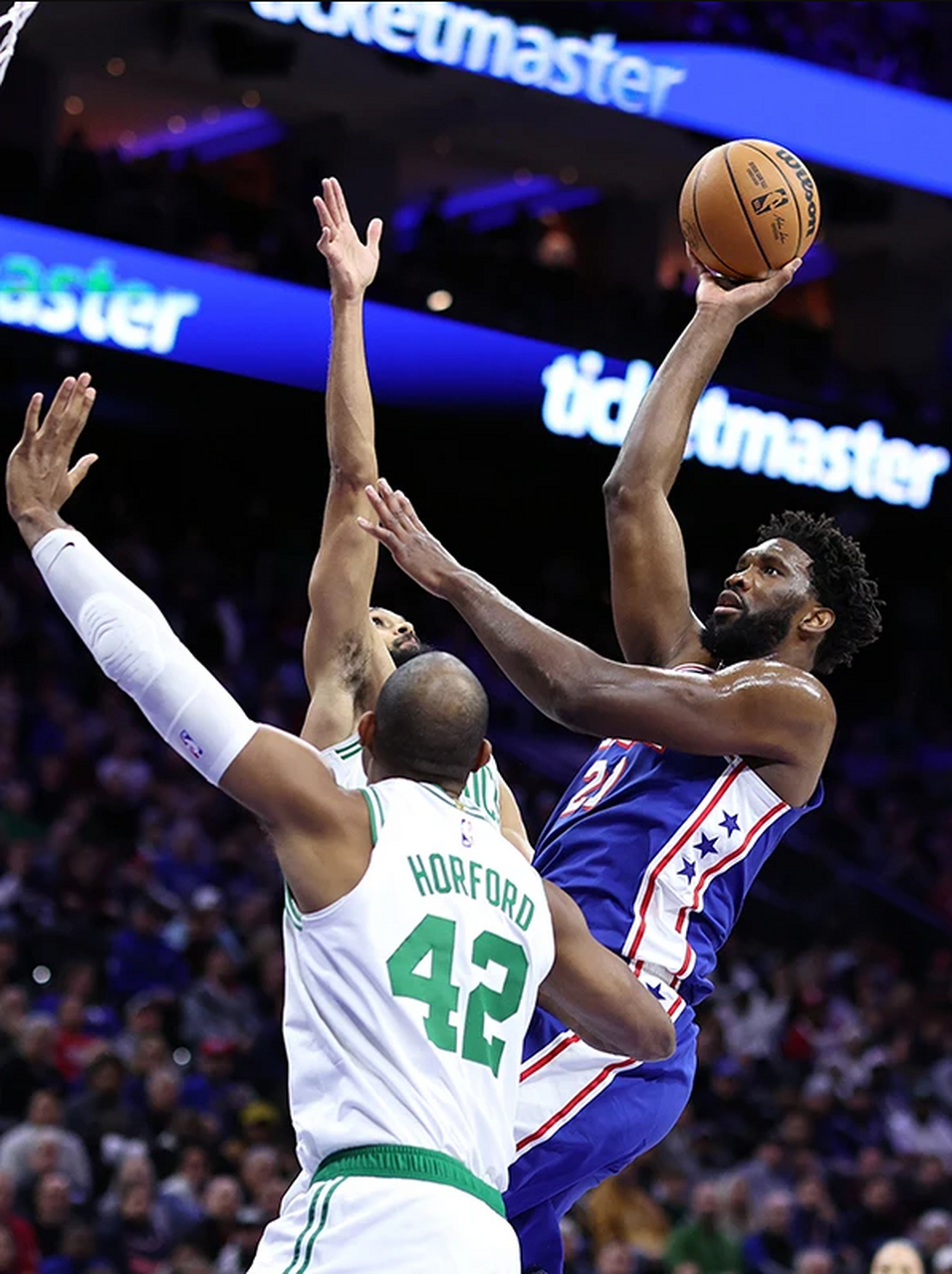 冲刺阶段NBA常规赛传出新动向,费城76人手感冰凉,管理层表态——目标明确,球探报告显示潜力 冲刺阶段NBA常规赛传出新动向,费城76人手感冰凉,管理层表态——目标明确,球探报告显示潜力