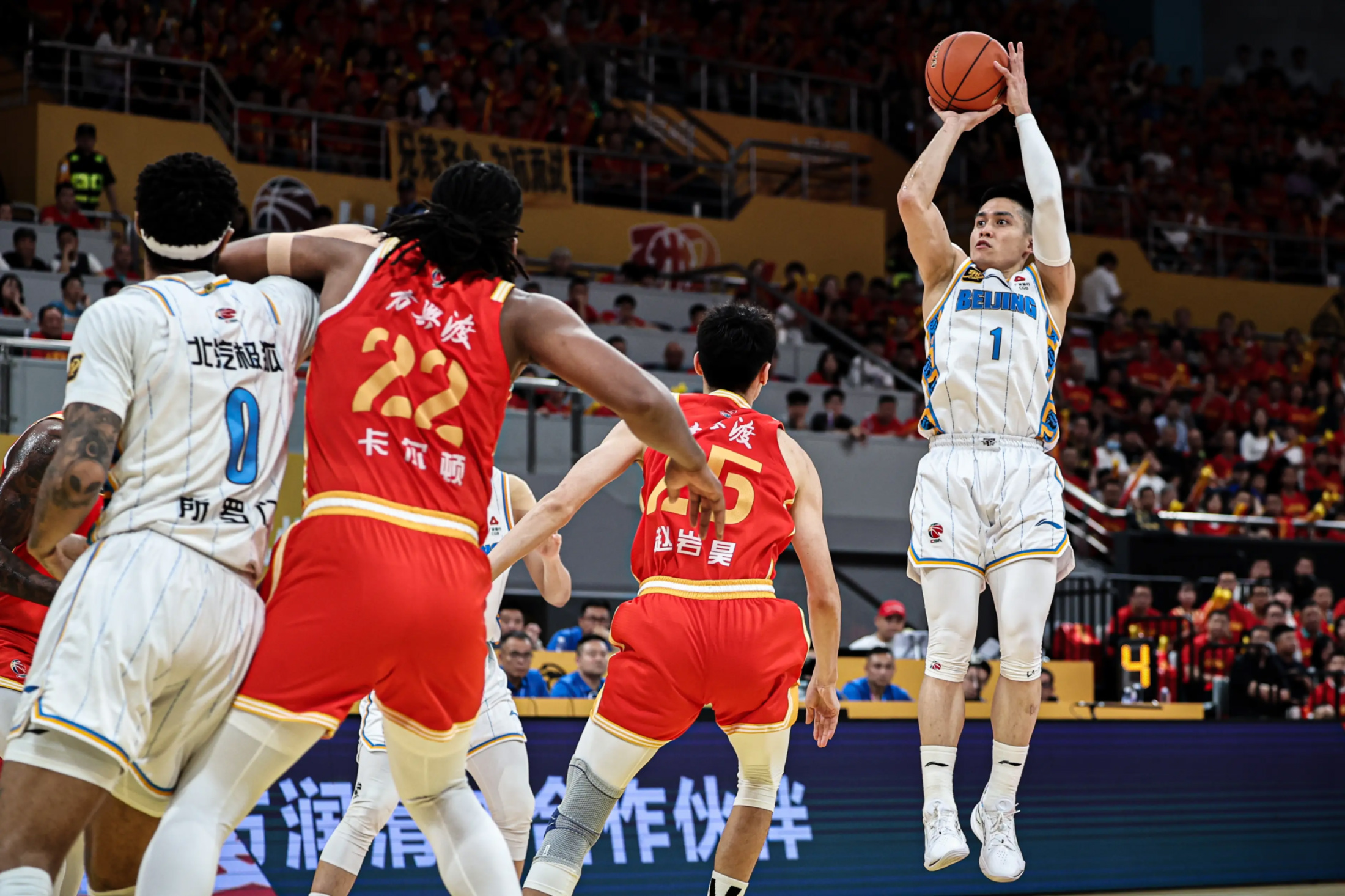 加时末段广厦男篮门线救险：欧冠节点到来，媒体盛赞，数据趋势出现新变化 