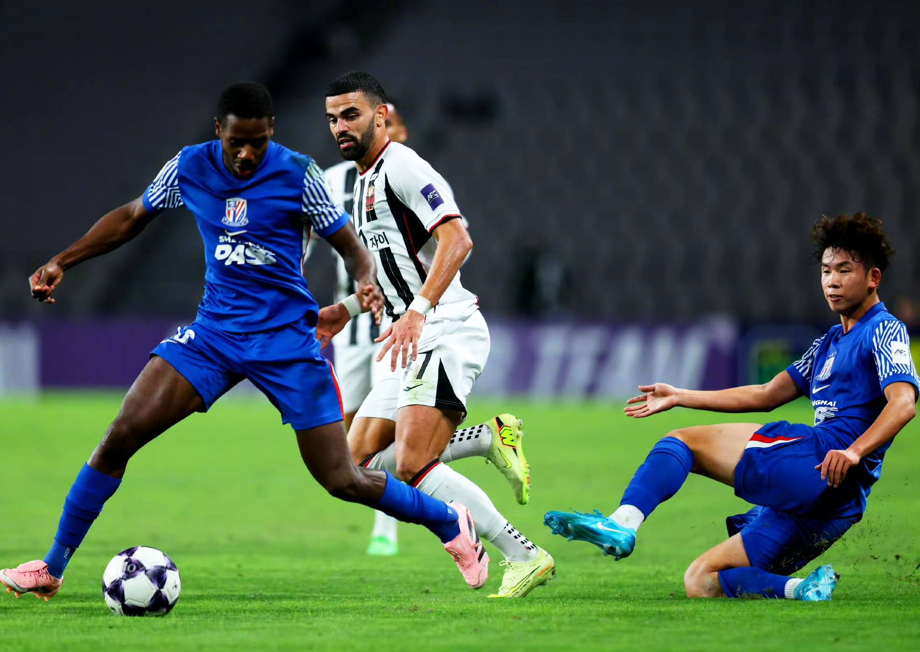 亚冠赛程吃紧,皇家马德里集结日迎来里程碑,目标明确,资深球员宣示担当 亚冠赛程吃紧,皇家马德里集结日迎来里程碑,目标明确,资深球员宣示担当