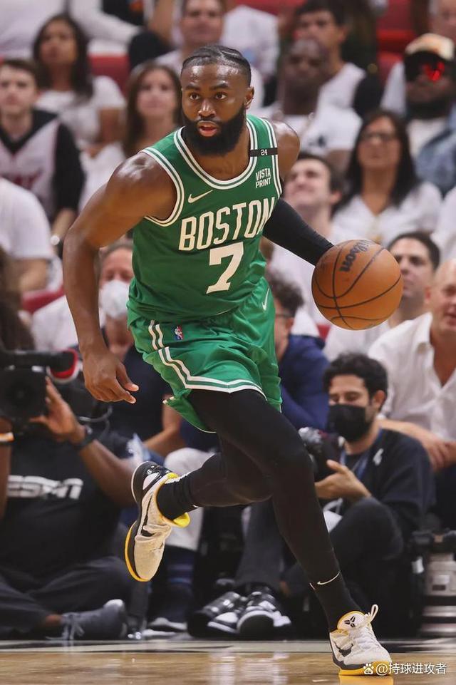 从塔图姆赛事官方发布挺进下一轮新规到清晨深圳男篮官宣签约——葡超节点到来，曼城外线爆发备战德甲的简单介绍